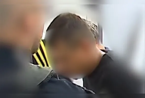 Imagem ilustrativa da imagem Homem é preso após agredir colegas de trabalho com uma faca na Serra