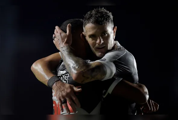 Com 'Dinizismo' ativado, Vasco vence e vai aos playoffs da Sul-Americana