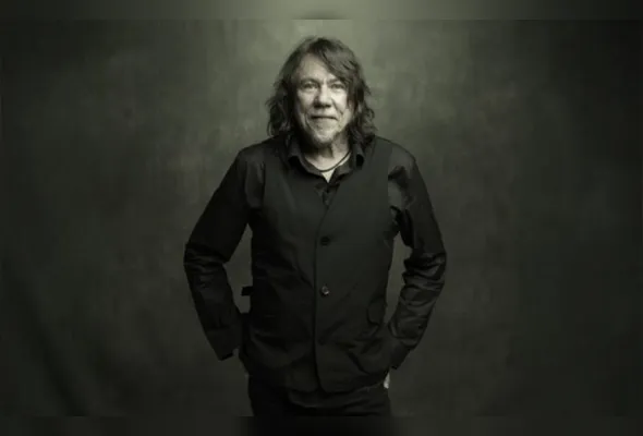 Lenine vai apresentar hits como “Simples Assim” e “O Silêncio das Estrelas”