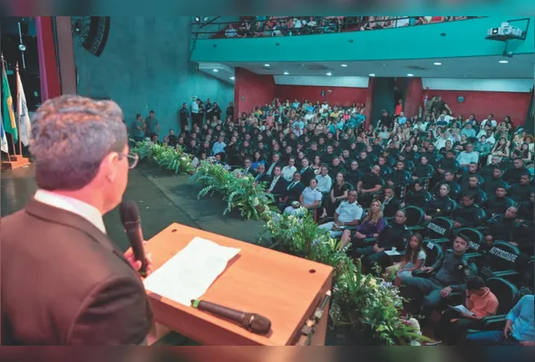 Cerimônia de formatura dos novos agentes, que se juntam aos 450 atualmente na ativa para reforçar a segurança nas ruas de Vitória