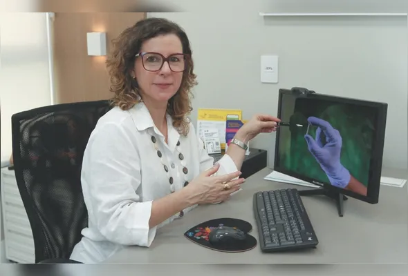 A endocrinologista Flávia Tessarolo pontua que mulheres normais não têm nível alto de testosterona