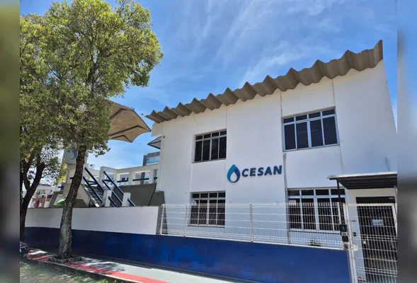 Em nota, a Cesan “lamenta profundamente o ocorrido e se solidariza com a família da vítima”, reforçando que a mulher não tinha vínculo com a empresa