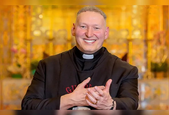 Padre Marcelo Rossi lança o EP "Amorização Vol. 2", dando continuidade ao projeto "Amorização". O álbum reúne a essência da fé e traz colaborações que prometem emocionar os fiéis