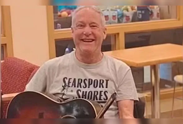 Rory MacLeod foi baixista da banda Roomful of Blues nos anos 1980, com a qual foi indicado ao Grammy