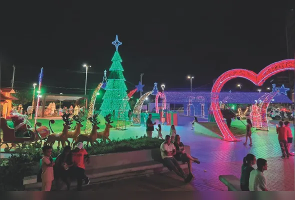 Vila de Natal de Guarapari fica na praça Nossa Senhora da Conceição, em frente à Praia das Castanheiras