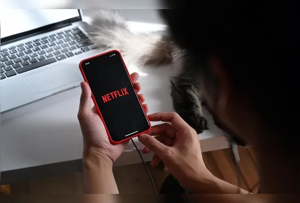 Imagem ilustrativa da imagem Netflix envia e-mail a assinantes após compra da Warner: 'por enquanto, nada muda'