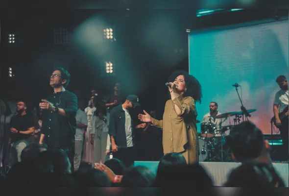 A canção foi registrada ao vivo no dia 8 de novembro de 2025, na Igreja Tabernáculo O Brasil para Cristo (TBC), na Vila Jacuí, em São Paulo.