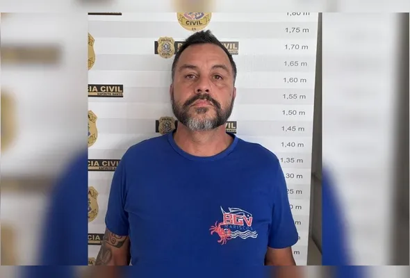 Na ocasião, a vítima foi morta por disparos de arma de fogo pelo suspeito Roberto Vilete Vieira, de 52 anos