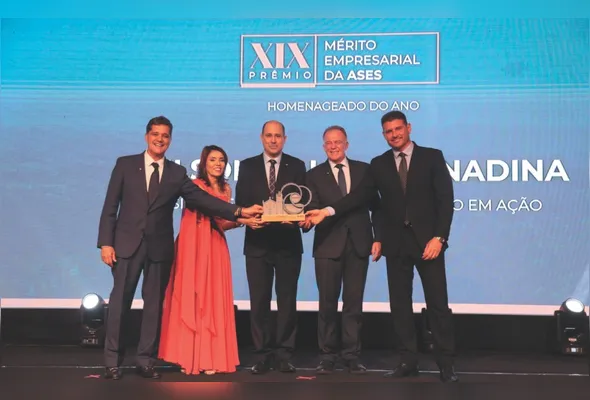 Ricardo Ferraço, Leonelle Lamas, Dalla Bernardina, Renato Casagrande e Fábio Junger na premiação