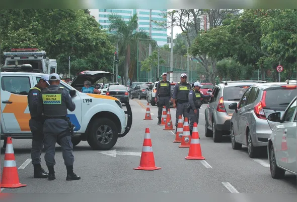 Blitze diárias até o fim do ano terão entre os focos a Lei Seca e abordagens educativas a condutores de bikes elétricas