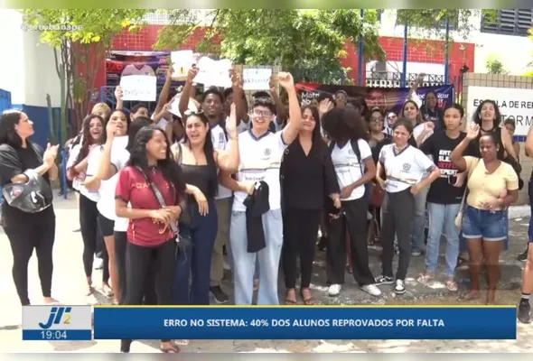 A notícia caiu como um golpe para alunos que, ao longo do ano, participaram de atividades extracurriculares promovidas pela própria escola