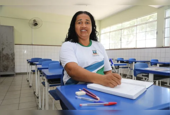 Imagem ilustrativa da imagem Saiba como se inscrever para disputar uma das 25 mil vagas para fazer supletivo