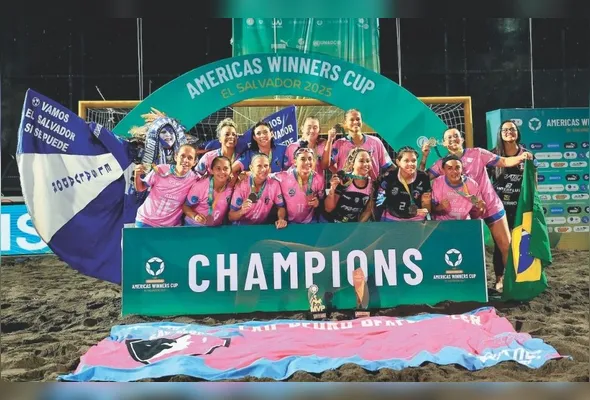 São Pedro, tricampeão da Americas Winners Cup, em El Salvador