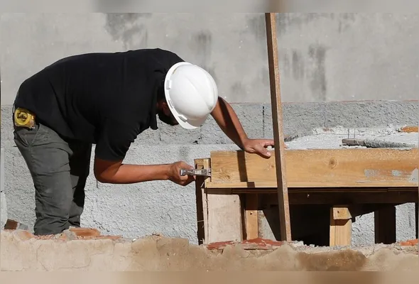 Trabalhador da construção civil: empresas do setor entre as que estão trazendo profissionais de outros estados brasileiros