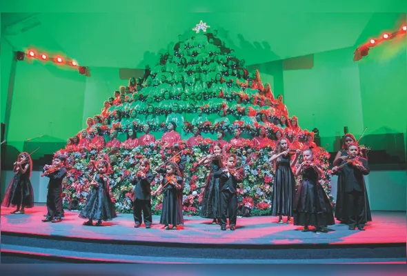 Tradicional espetáculo "Árvore Que Canta", se apresenta na Primeira Igreja Batista de Vitória, no Centro, com o tema "A Alegria do Natal"