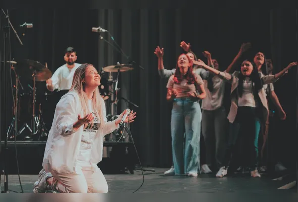 Thamires Garcia acaba de lançar o álbum profético e autoral “Ser Achado Fiel”, em parceria com a Digital Music Group (DMG)