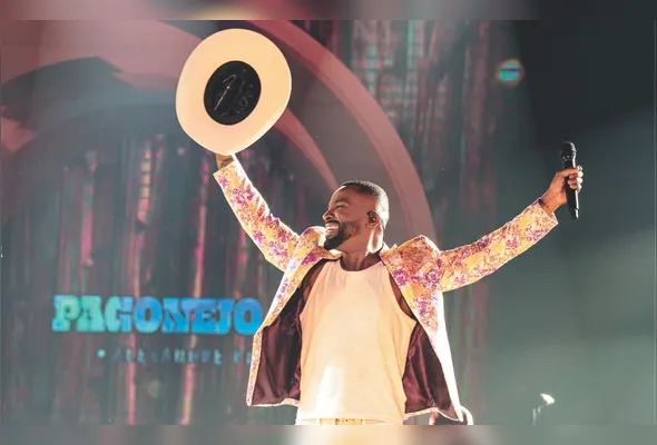 Alexandre Pires traz releituras 
de clássicos sertanejos e canções inéditas que foram gravadas em Goiânia