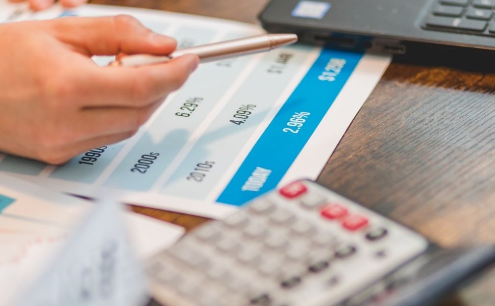 Dívida menor: 100 mil pagam juros abusivos e podem reduzir prestações