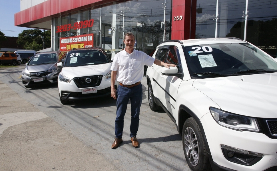 Trabalho por aplicativo impulsiona a venda de veículos usados