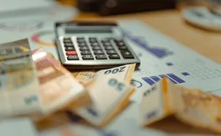 Imagem ilustrativa da imagem 6x1: popular no discurso, perigoso na prática