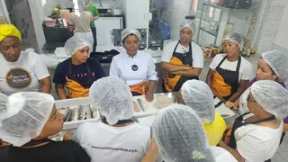 Imagem ilustrativa da imagem A mulher e o mar: Instituto Negralinda abre 520 vagas no Litoral Sul de Pernambuco