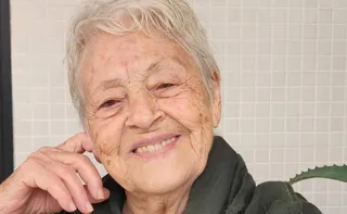 Imagem ilustrativa da imagem Adélia Prado recebe alta após três semanas hospitalizada