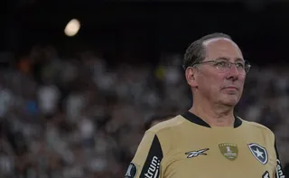Imagem ilustrativa da imagem Ala Social do Botafogo fala em blefe de John Textor para quitar "transfer ban"