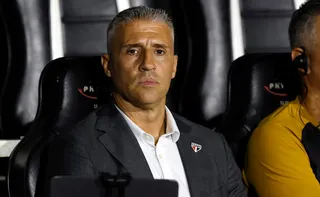 Imagem ilustrativa da imagem Botafogo abre negociações com o técnico Hernán Crespo para a vaga de Martín Anselmi