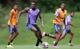 Imagem ilustrativa da imagem Botafogo e Bangu decidem a Taça Rio neste sábado