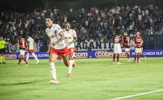 Imagem ilustrativa da imagem Bragantino atropela Flamengo em jogo com expulsão de Pulgar por agressão