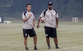 Imagem ilustrativa da imagem Capa-preta enfrenta xará já rebaixado no Capixabão