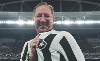 Imagem ilustrativa da imagem Clube social articula saída de John Textor do Botafogo