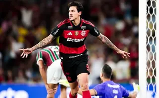 Imagem ilustrativa da imagem Com dois gols de Pedro, Flamengo vence Fluminense e vira vice-líder do Brasileirão