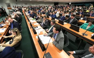 Imagem ilustrativa da imagem Comissão retoma análise do fim da escala 6x1 nesta quarta-feira