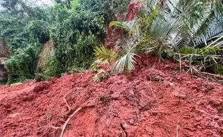 Imagem ilustrativa da imagem Criança de cinco anos morre soterrada em deslizamento após temporal no RJ