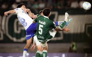 Imagem ilustrativa da imagem Cruzeiro ensaia virada, mas toma gol no último lance e cede empate ao Goiás