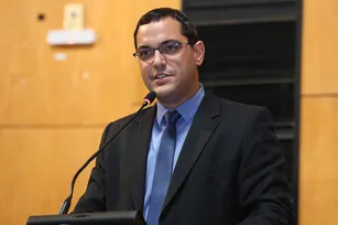 Imagem ilustrativa da imagem Deputado pode deixar base do governo