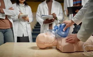 Imagem ilustrativa da imagem Entenda o que pode acontecer com faculdades de medicina punidas pelo MEC