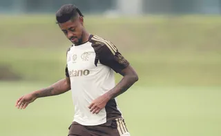 Imagem ilustrativa da imagem Flamengo mira renovação de Bruno Henrique. Entenda a proposta