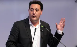 Imagem ilustrativa da imagem Flávio Bolsonaro oferece a vaga de vice em chapa a Ratinho Jr