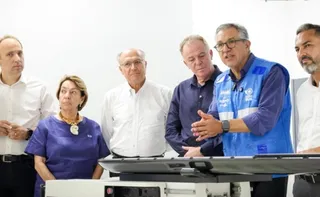 Imagem ilustrativa da imagem Geraldo Alckmin e Padilha entregam ambulâncias e serviços de radioterapia no ES