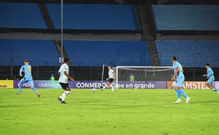 Imagem ilustrativa da imagem Grêmio perde para 'primo' do City em jogo com VAR ativo na Sul-Americana