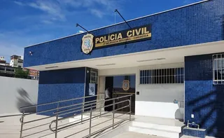 Imagem ilustrativa da imagem Homem é preso por agredir e ameaçar companheira e enteada em Viana