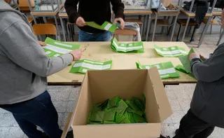 Imagem ilustrativa da imagem Italianos rejeitam reforma do Judiciário defendida por Meloni, indicam projeções