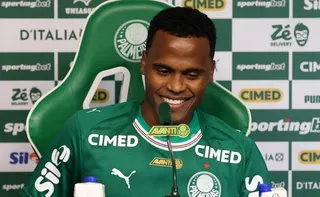 Imagem ilustrativa da imagem Jhon Arias é apresentado e chega animado ao Palmeiras