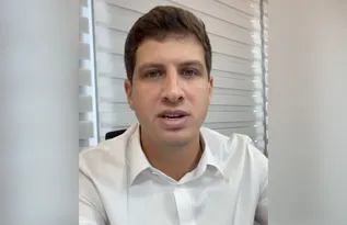 Imagem ilustrativa da imagem João Campos diz que monitora chuvas e garante Carnaval seguro no  Bairro do Recife