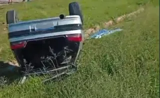 Imagem ilustrativa da imagem Jovem morre após carro colidir com traseira de caminhão na Leste-Oeste