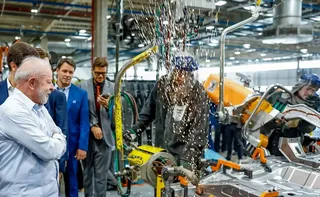 Imagem ilustrativa da imagem Lula diz que aumento do preço dos combustíveis é injustificável