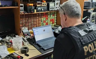 Imagem ilustrativa da imagem Morador de Vila Velha é preso com material de abuso infantil durante operação da PF