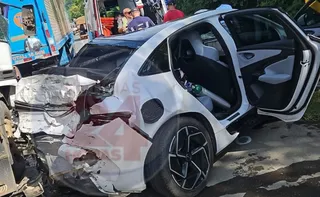 Imagem ilustrativa da imagem Motorista fica preso às ferragens após acidente com dois caminhões na BR-101 no ES